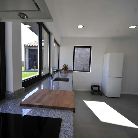 Lovely 4 Bedrooms Cocola Ping Pong Table *