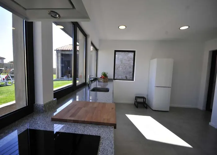 Lovely 4 Bedrooms Cocola Ping Pong Table *